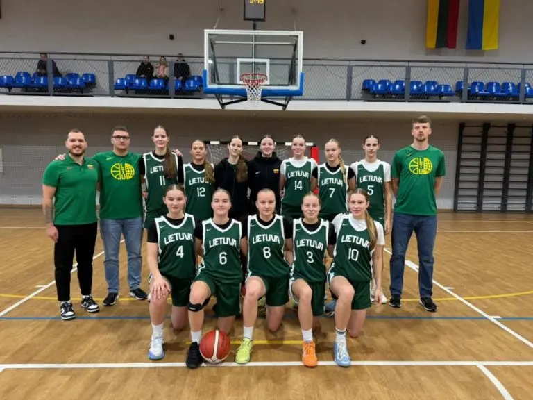 Dvi Panevėžio sporto centro ugdytinės su šalies rinktine ruošiasi Europos krepšinio čempionatui - Paninfo.lt