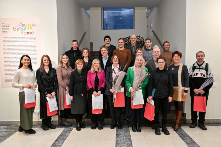 Panevėžyje – Vilniaus dailės akademijos Keramikos katedros paroda „Daugiabalsė žemė“ 3 Panevėžyje – Vilniaus dailės akademijos Keramikos katedros paroda „Daugiabalsė žemė“ - Paninfo.lt