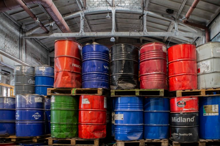 Kur išgaruoja tūkstančiai tonų nuodų? Ekspertai baiminasi, kad Lietuva skęsta deginamos alyvos dūmuose - Paninfo.lt