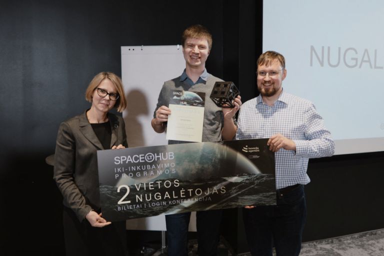 KTU mokslininkų žingsnis į kosmoso pramonę: kuria radiacijai atsparių, lanksčių saulės elementų technologiją mažiesiems palydovams - Paninfo.lt