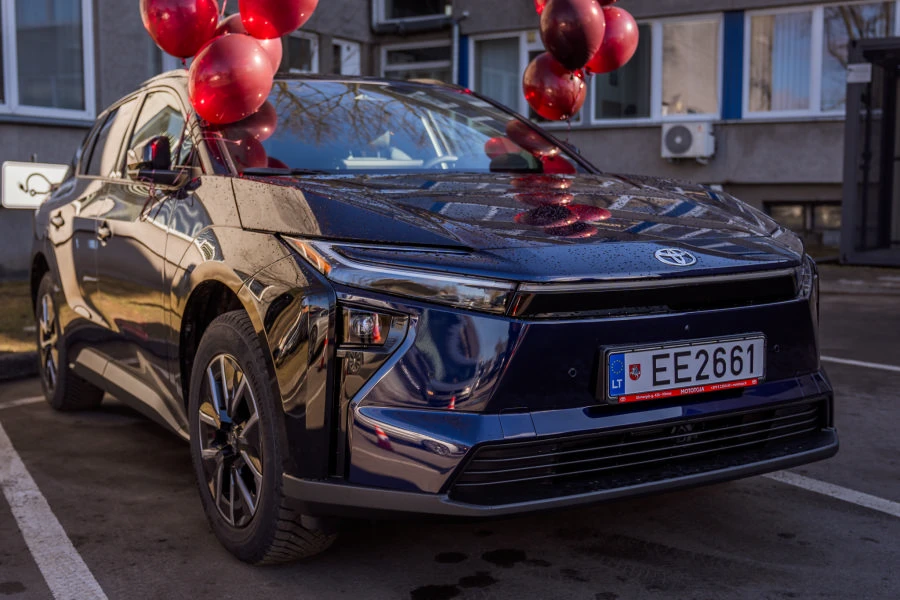 Panevėžio rajono savivaldybė pristatė elektromobilį, skirtą stiprinti pagalbą rajono mokiniams