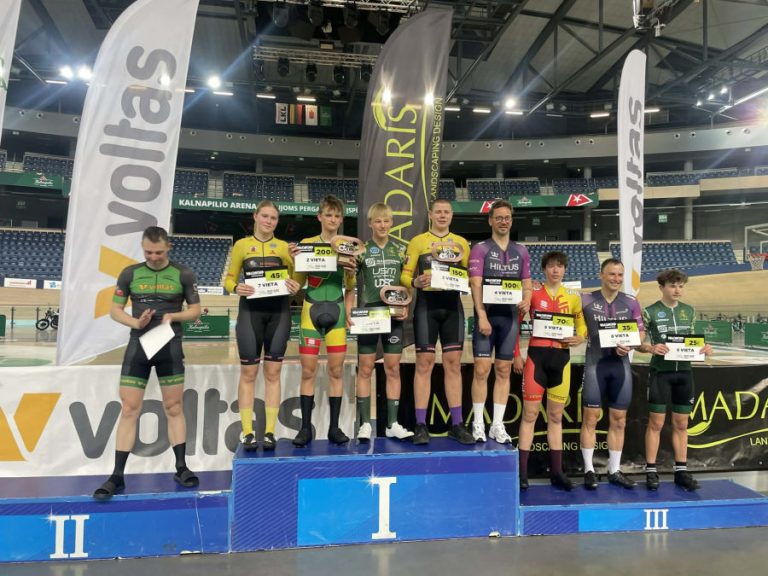 R.Sargūno sporto gimnazijos dviratininkai sėkmingai užbaigė „Voltas-Madaris“ taurės sezoną trekas