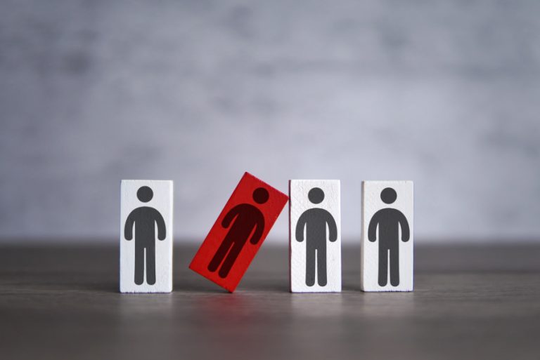 Užimtumo tarnyba: tarp romų įsidarbinimą ribojančių iššūkių – ir žemas išsilavinimas Nepritapo komandoje