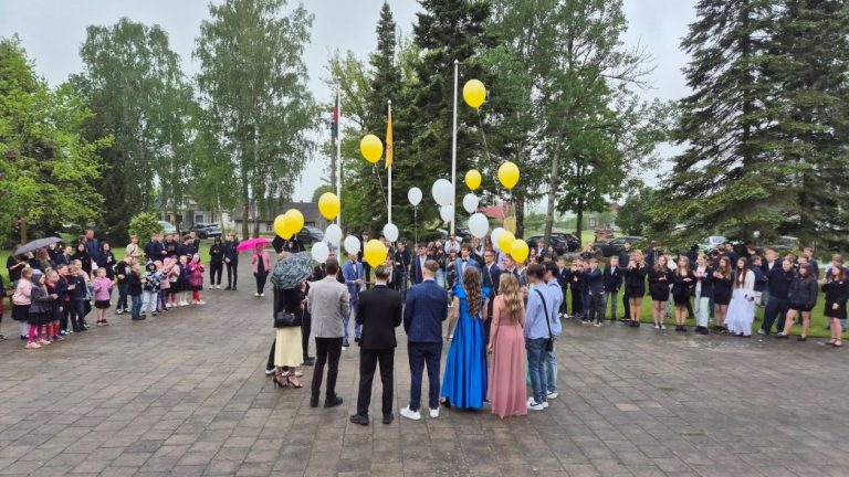 Panevėžio rajono mokyklose aidi paskutinis skambutis