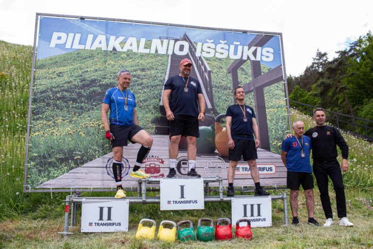 Panevėžio priešgaisrinės gelbėjimo valdybos Pajėgų valdymo skyriaus specialistas Linas Kripaitis triumfavo „Piliakalnio iššūkyje“