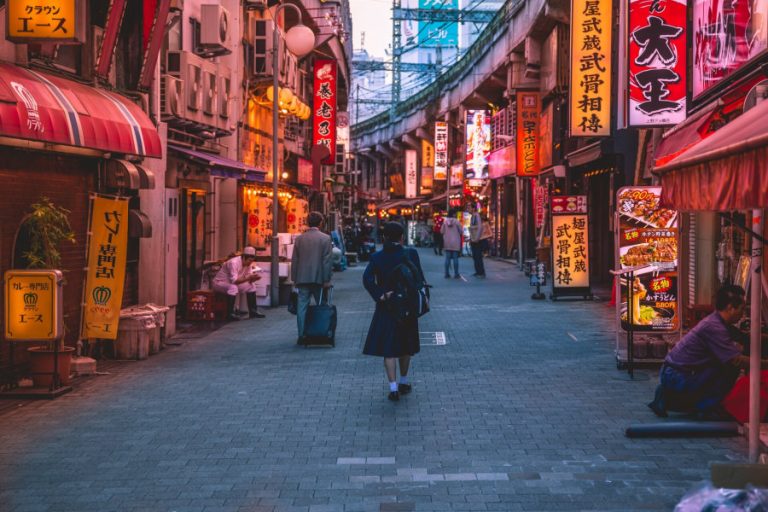 Po prokuratūros tyrimo Panevėžio švietimo įstaigų darbuotojos grąžino pinigus už joms nepriklausiusią stažuotę Japonijoje