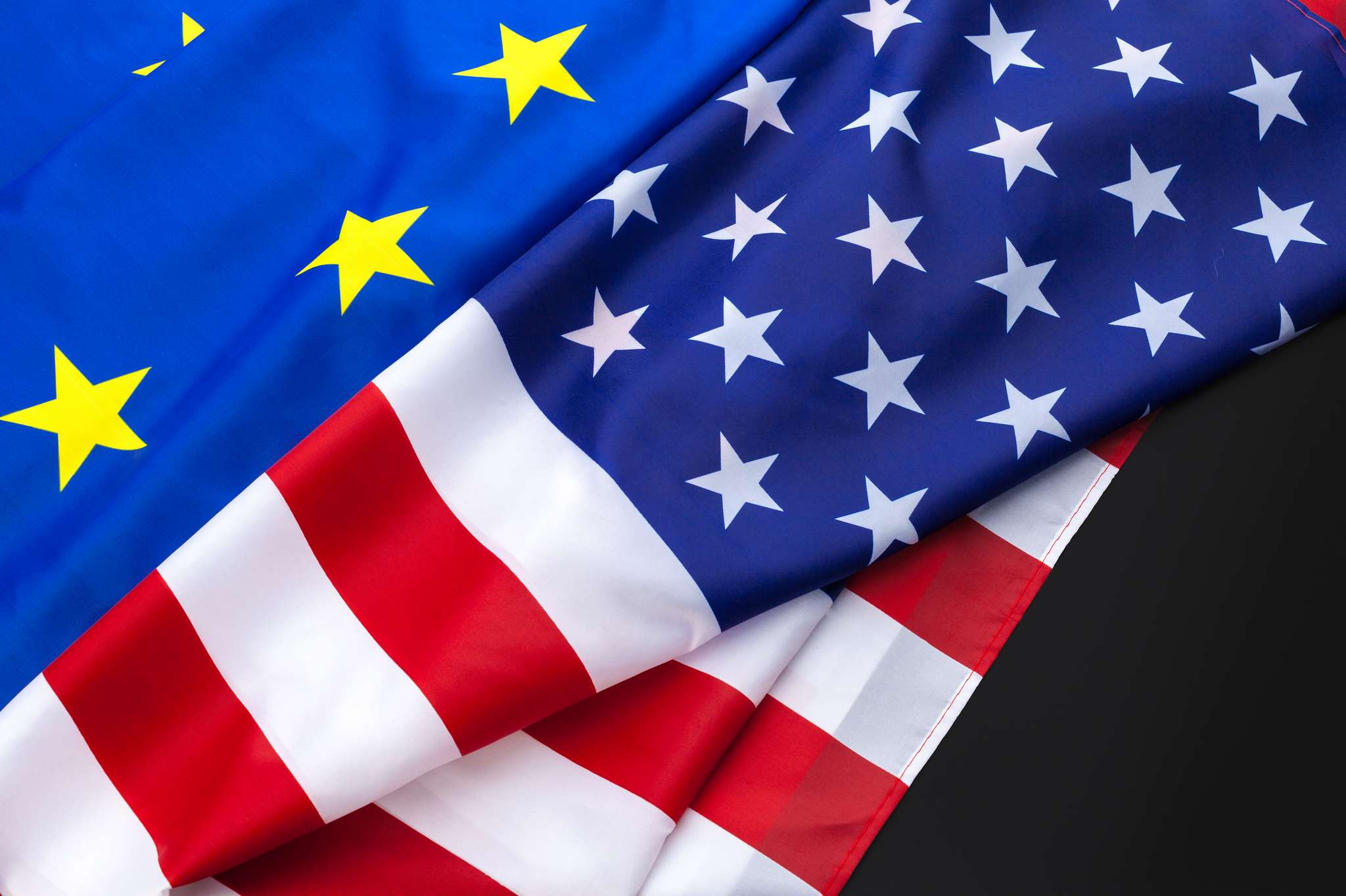 Europos Parlamentas uždegė žalią šviesą ES ir JAV prekybos susitarimui Europos Parlamentas uždegė žalią šviesą ES ir JAV prekybos susitarimui