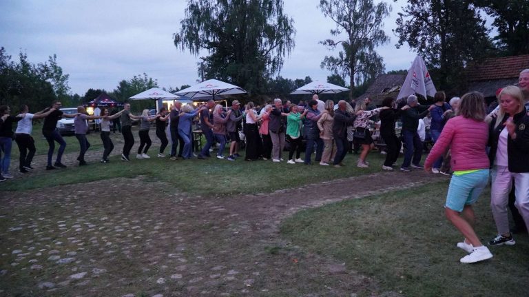 „Siaurukas puškuoja, alutis putoja“ – vasaros alaus šventė Surdegyje!