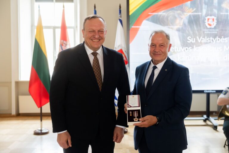 Panevėžio rajonas įvertintas už bendrystę: merui Antanui Pociui – Vidaus reikalų ministerijos apdovanojimas