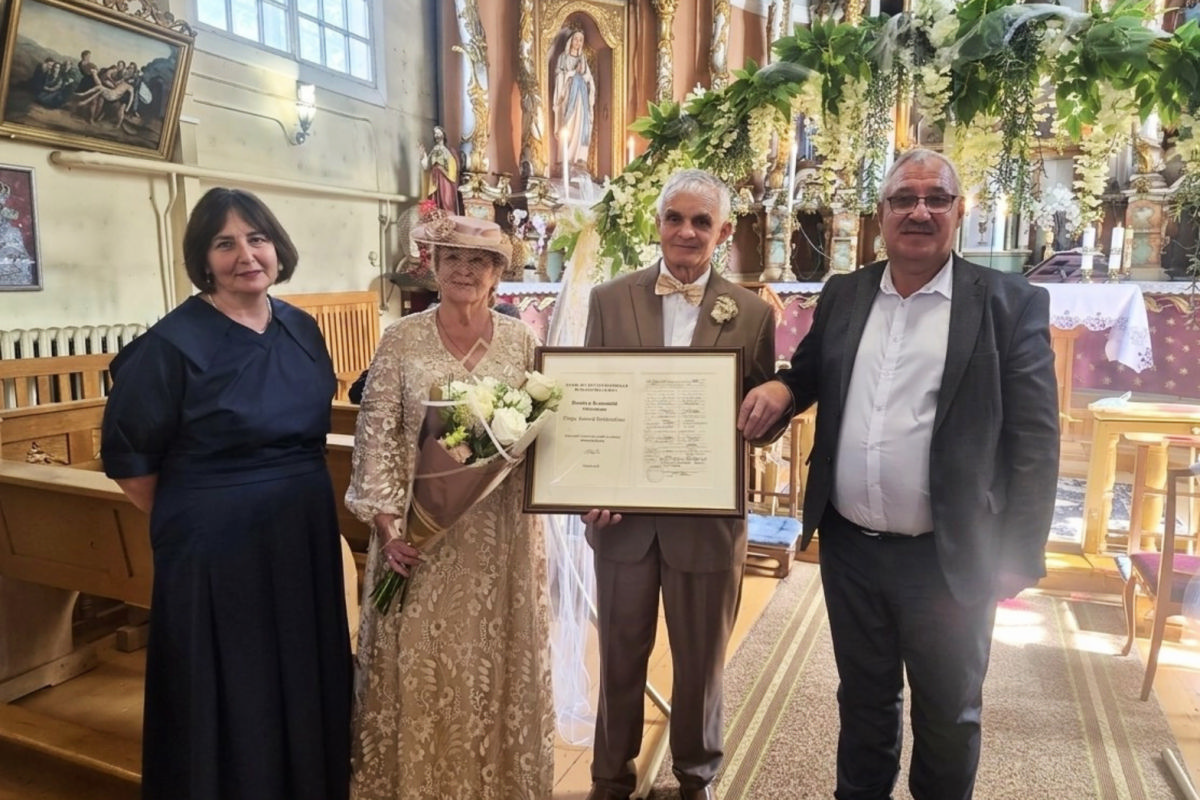 Smilgiuose auksinių vestuvių sukaktis paminėta išskirtine švente