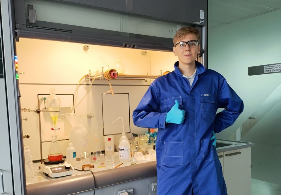 KTU studentas iš Ukrainos vienu metu kuria startuolį, tiria vandenilio technologijas ir ruošiasi Konstitucijos egzaminui