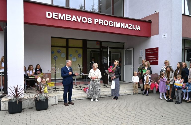 Panevėžio rajono mokyklos pasitinka rugsėjo 1-ąją: į klases sugrįš beveik 3 tūkst. mokinių Panevėžio rajono mokyklos pasitinka rugsėjo 1-ąją: į klases sugrįš beveik 3 tūkst. mokinių